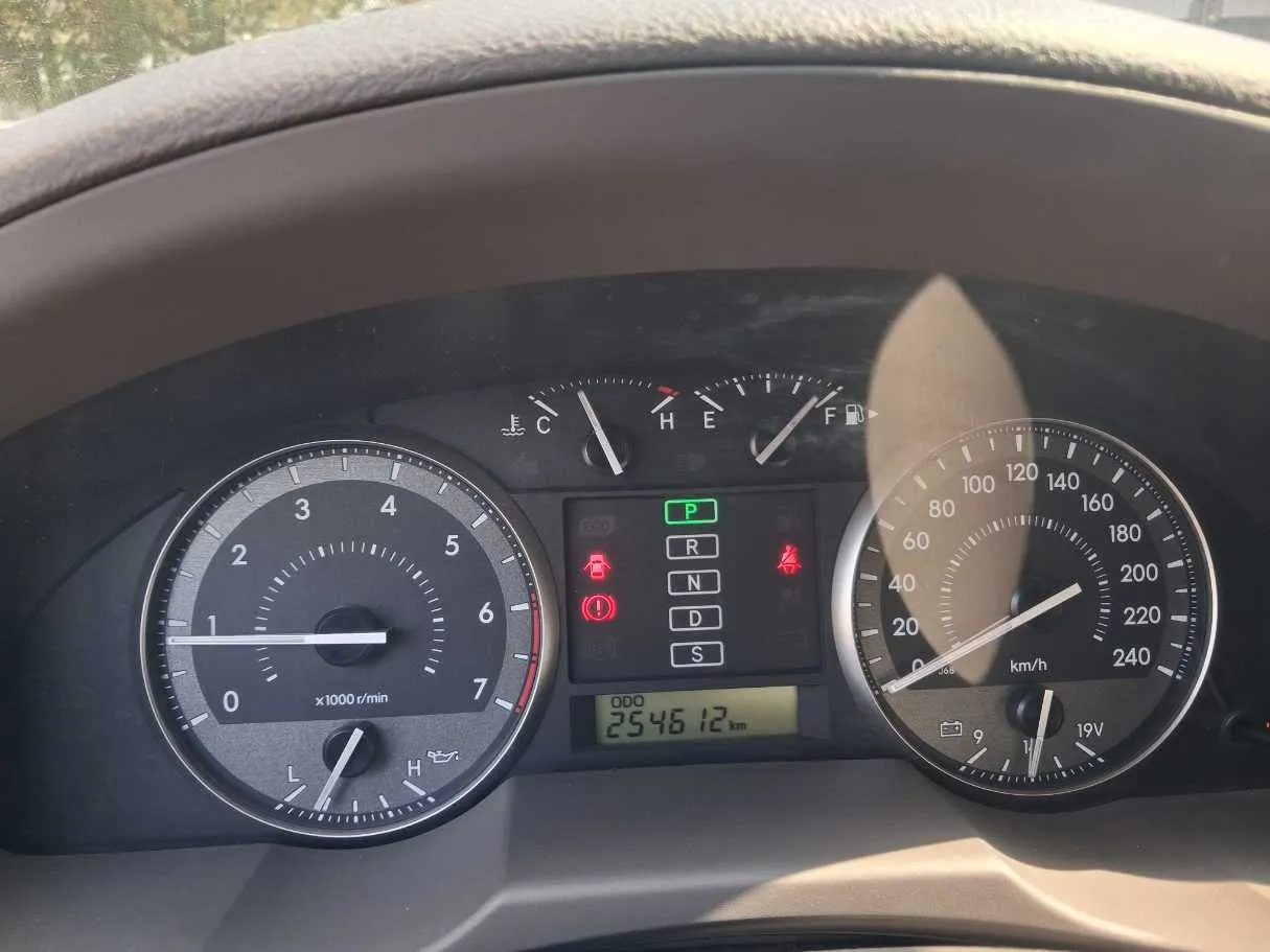 Car image 18