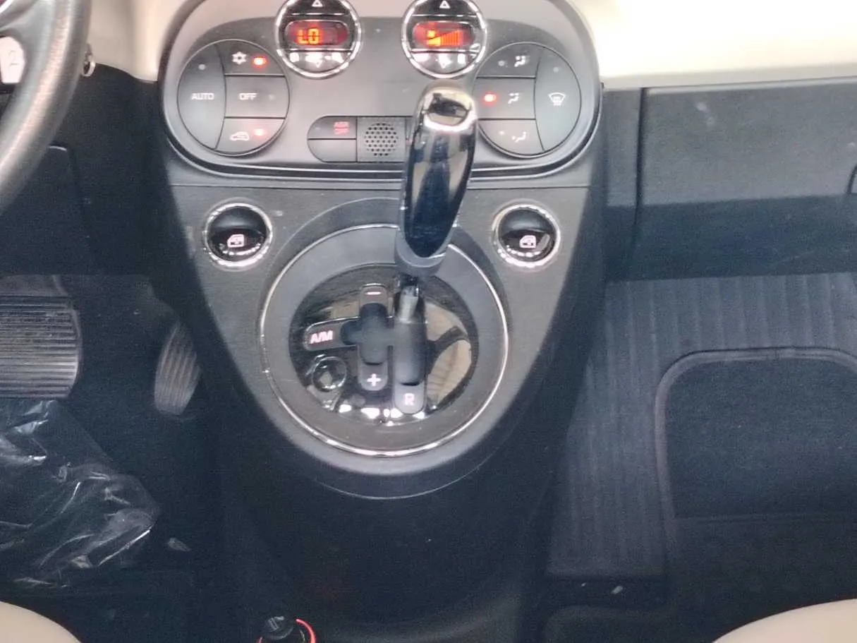 Car image 16