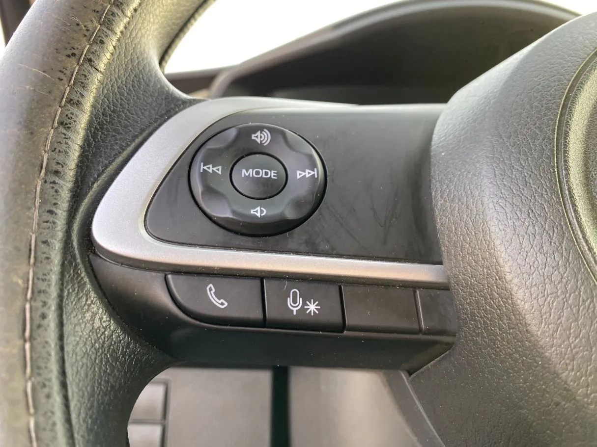 Car image 25