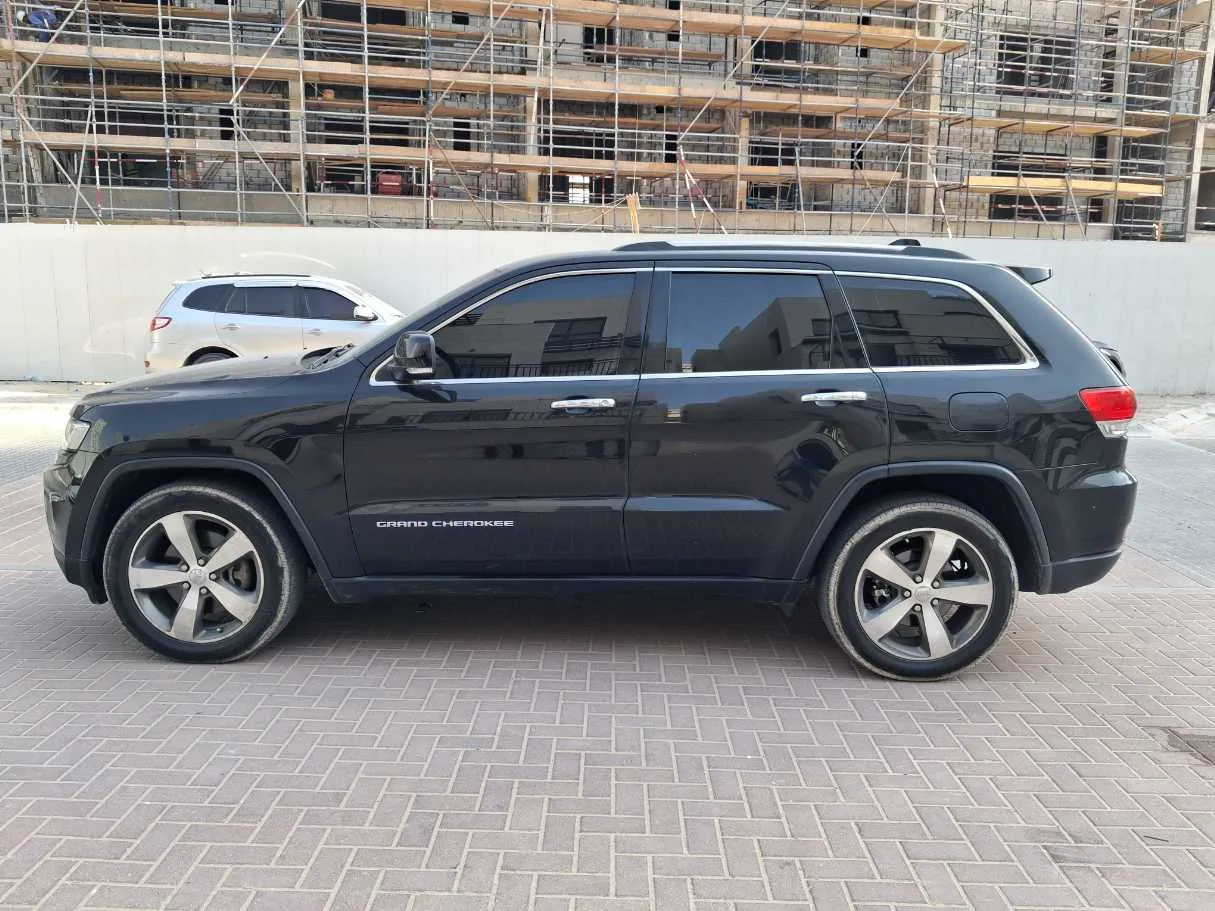 Car image 8