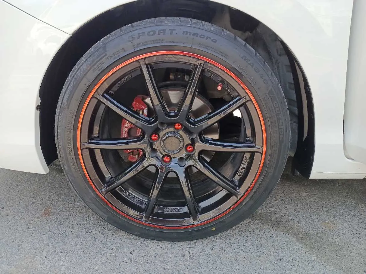 Car image 9