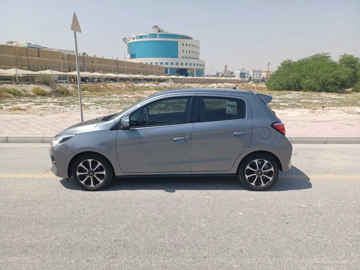 Car image 8