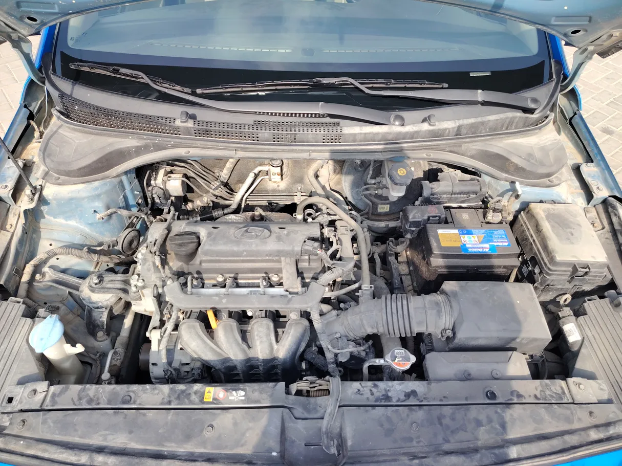 Car image 30
