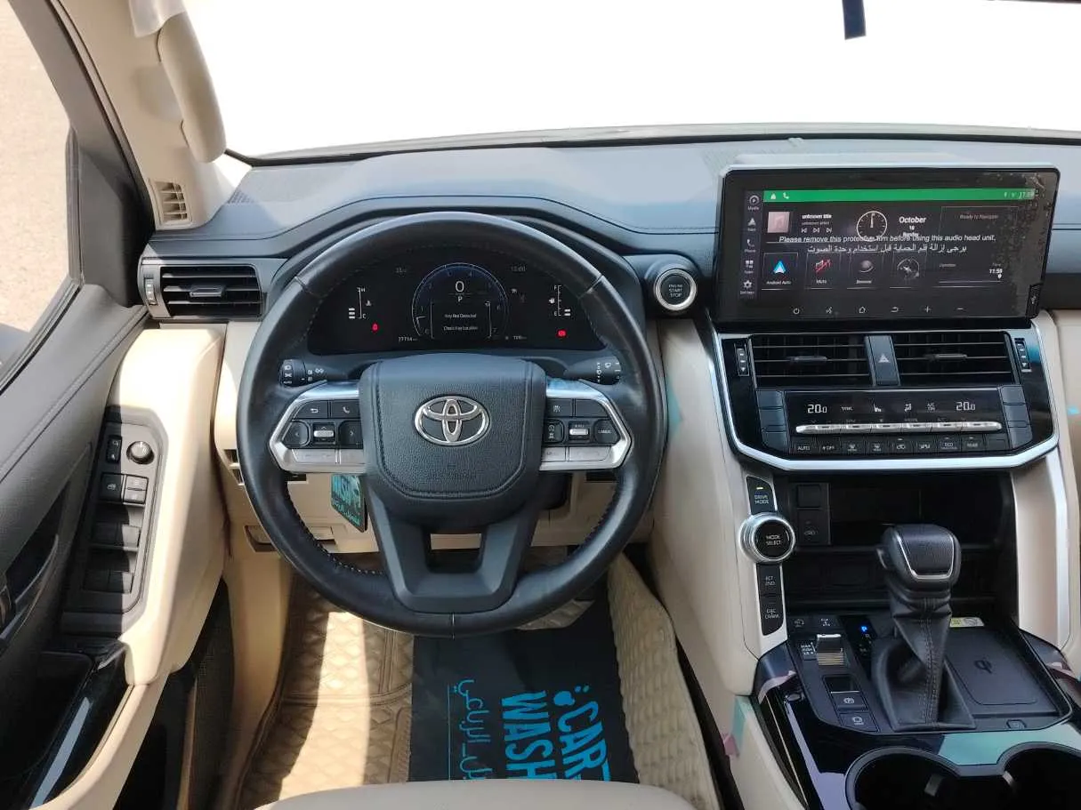 Car image 26