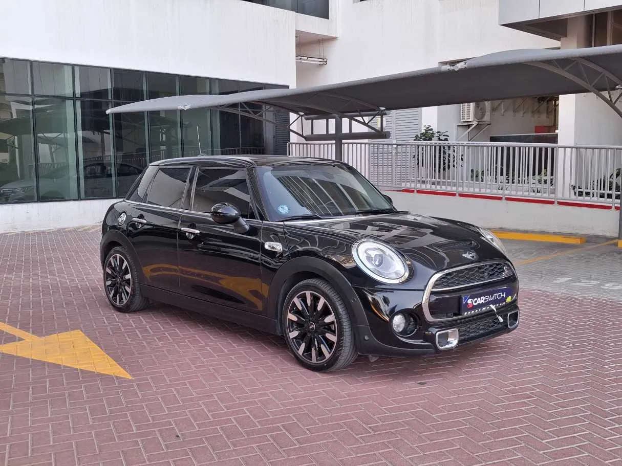 Car image 3