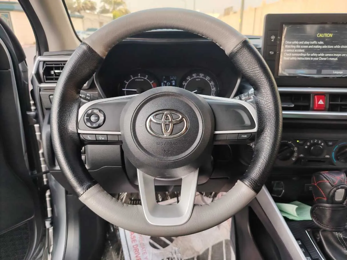 Car image 21