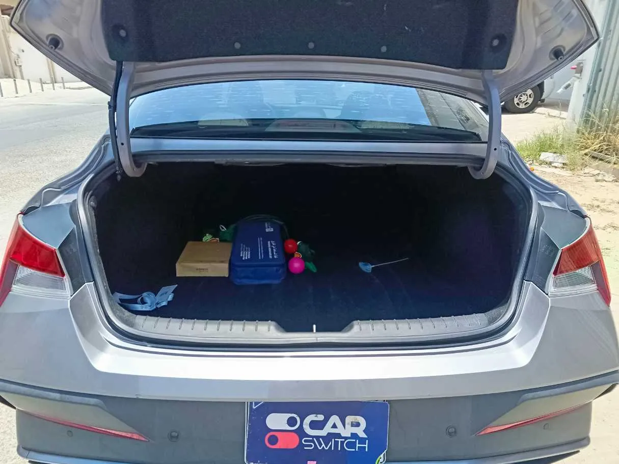 Car image 25