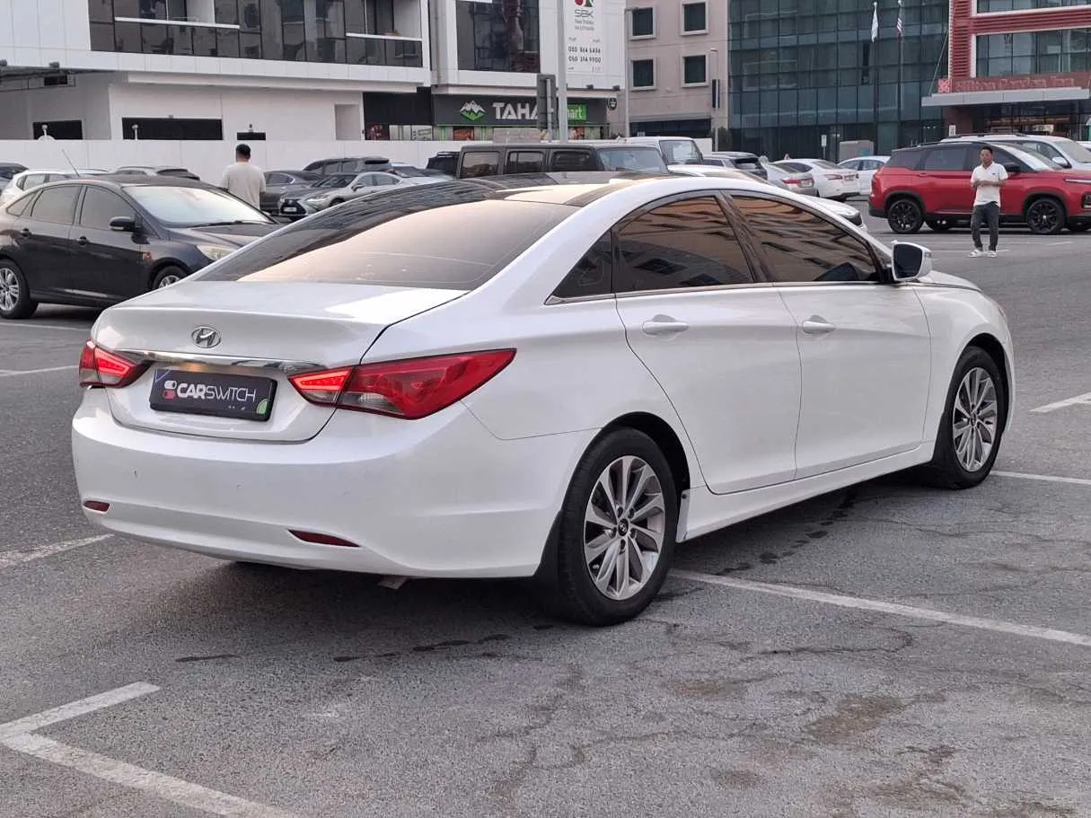 Car image 7