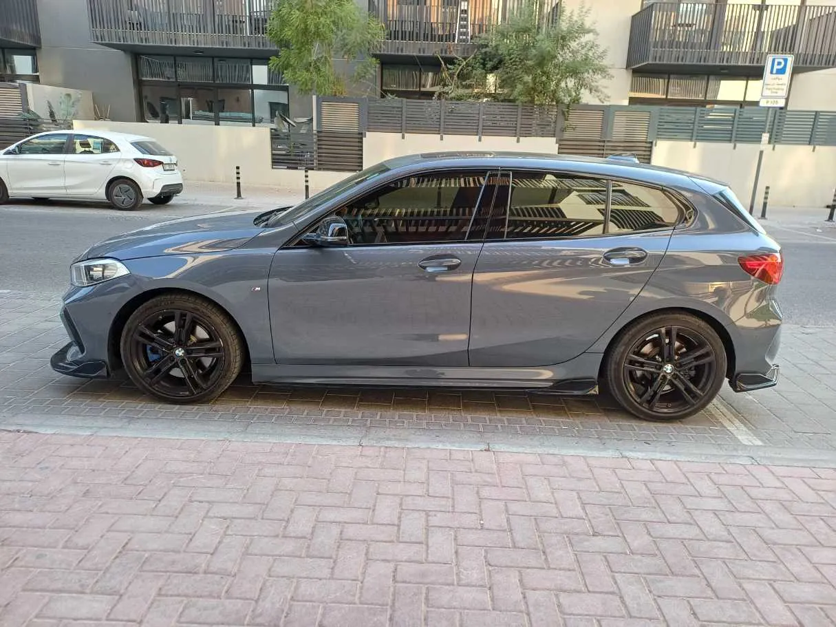 Car image 8