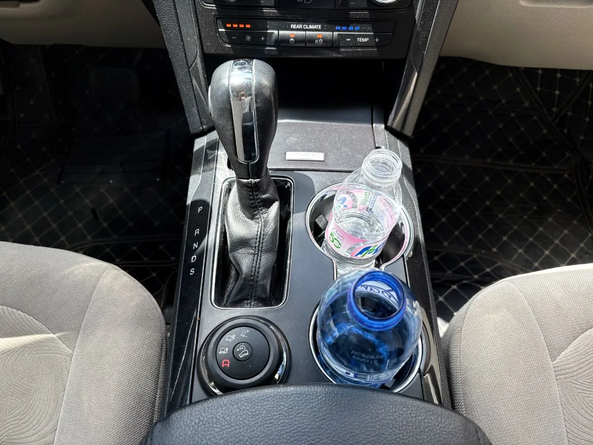 Car image 20