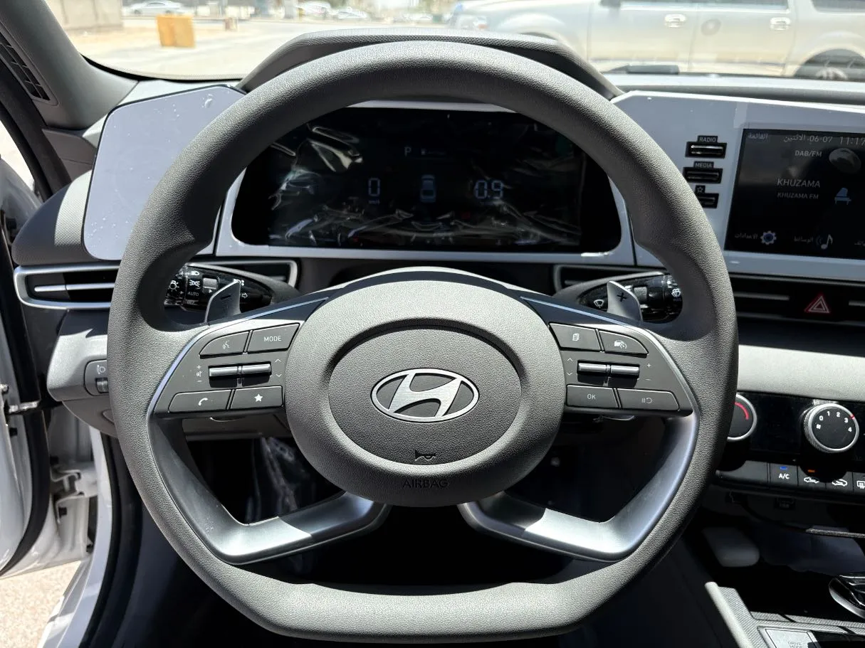 Car image 22