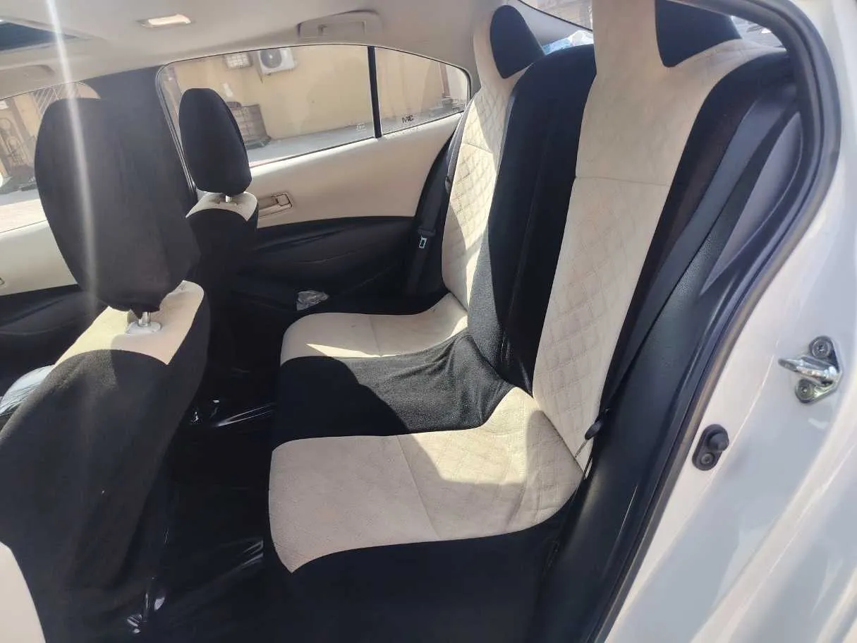 Car image 17