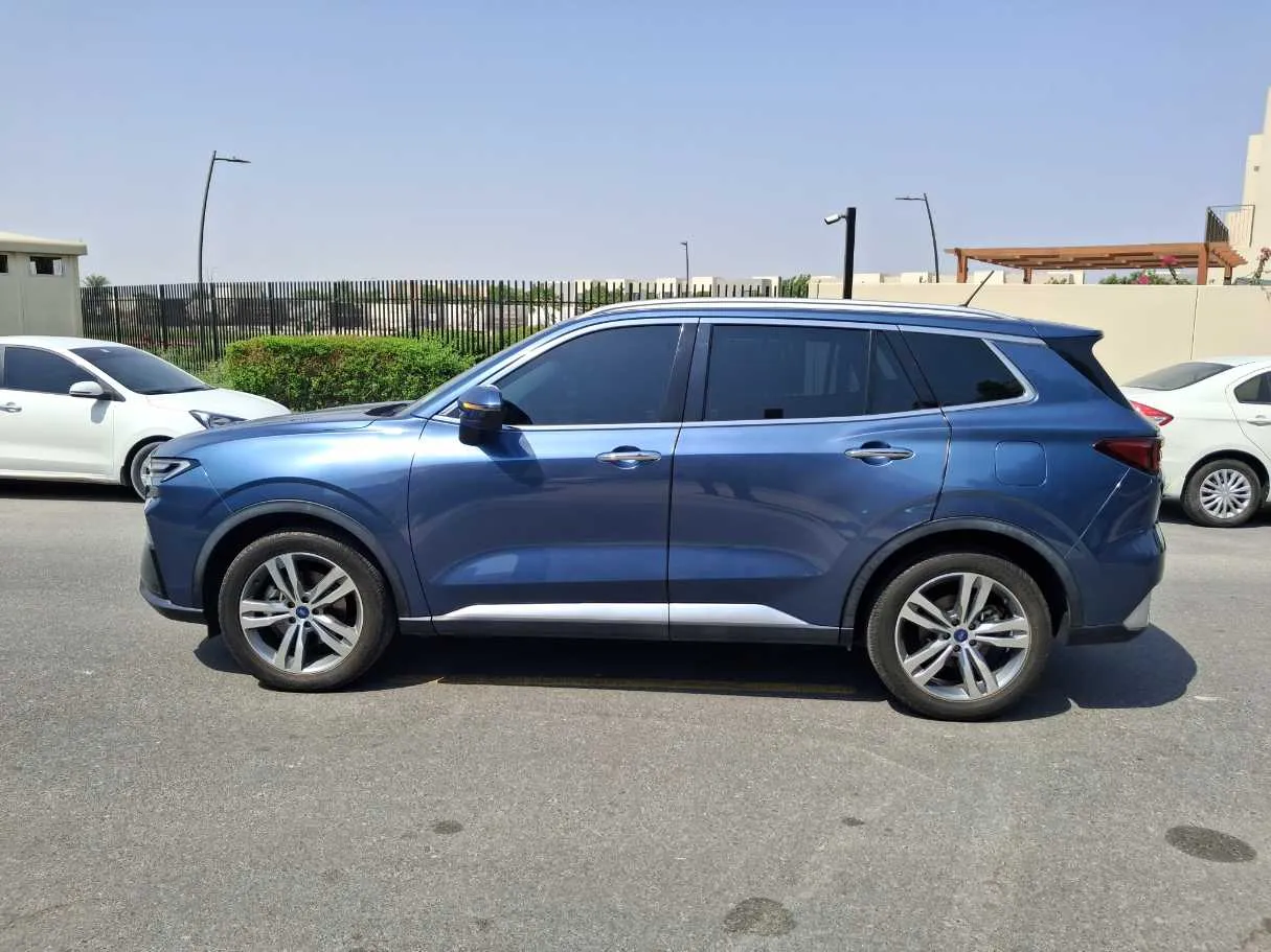 Car image 8