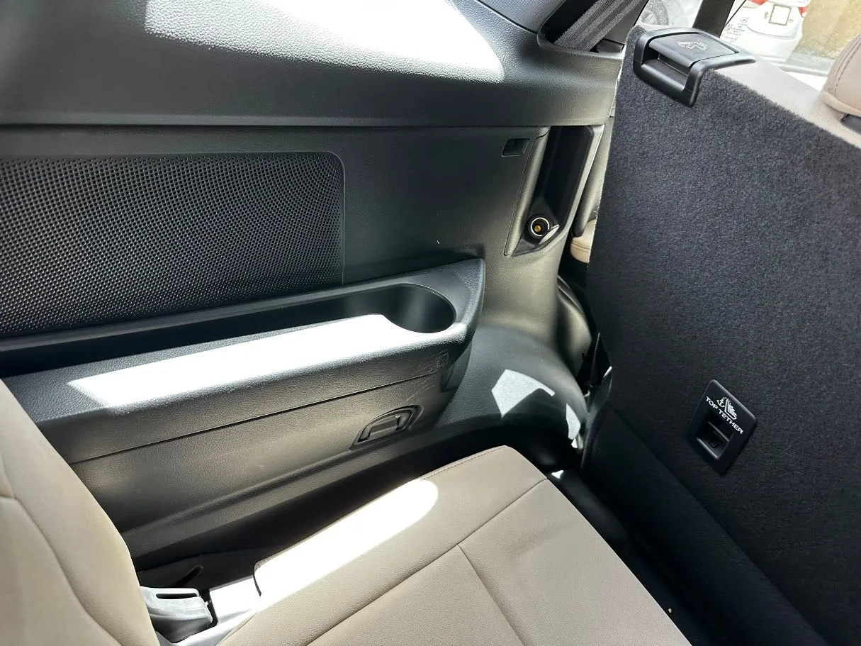 Car image 31