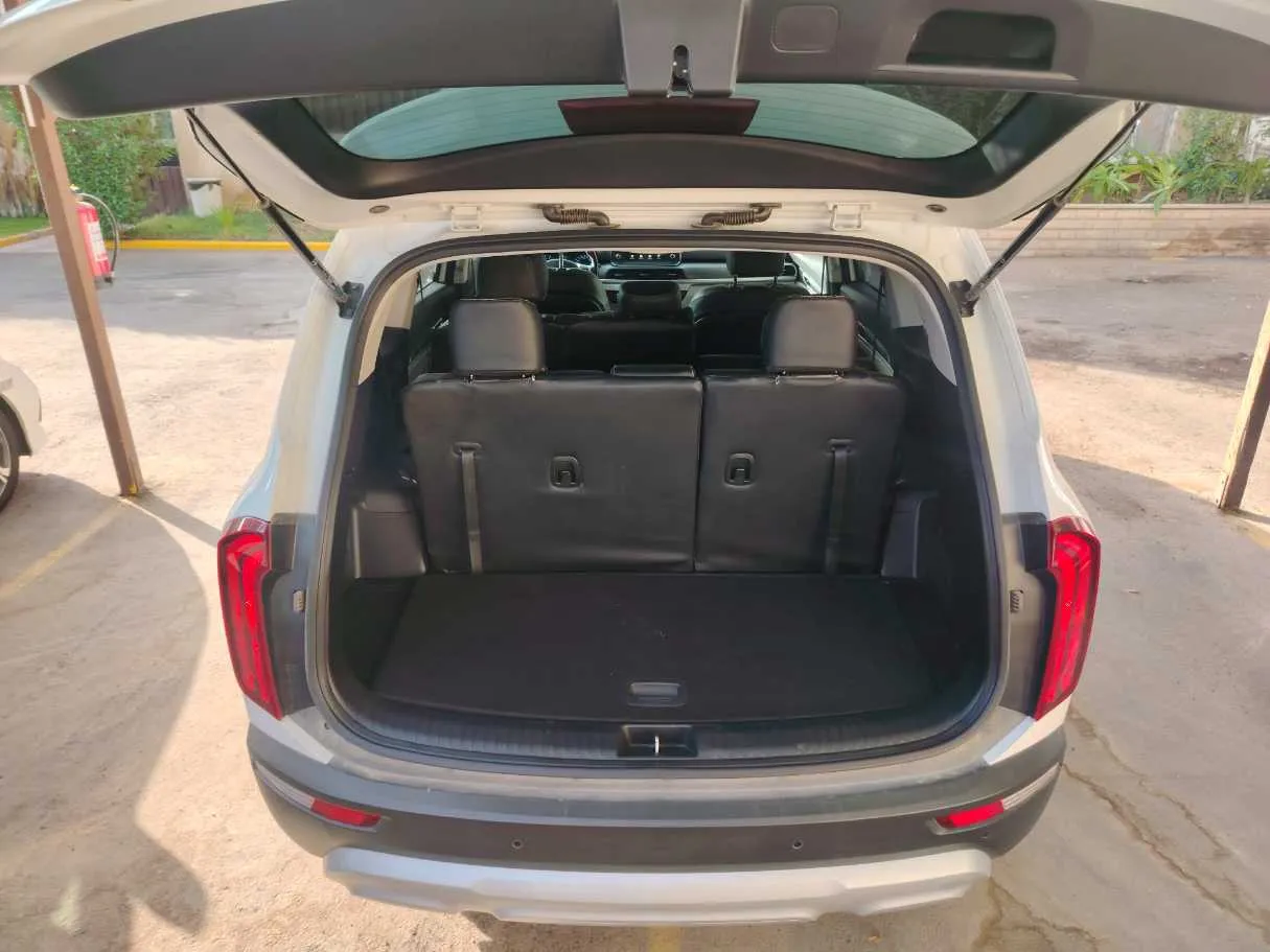 Car image 32