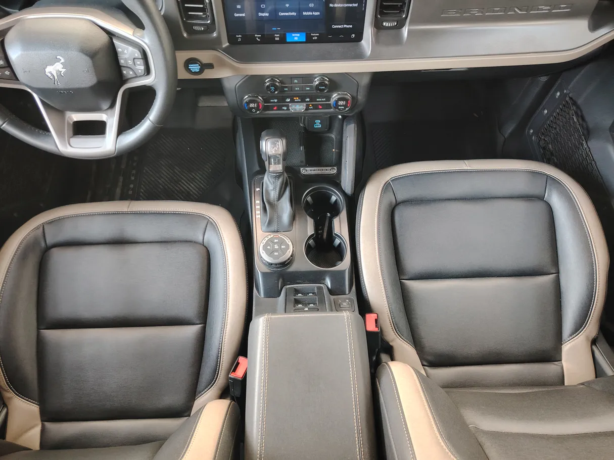 Car image 18