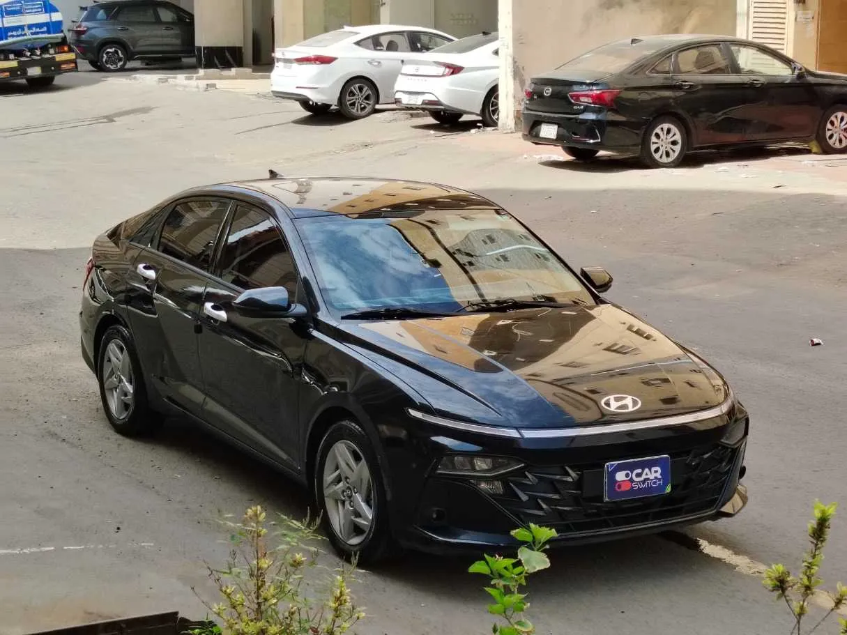 Car image 3