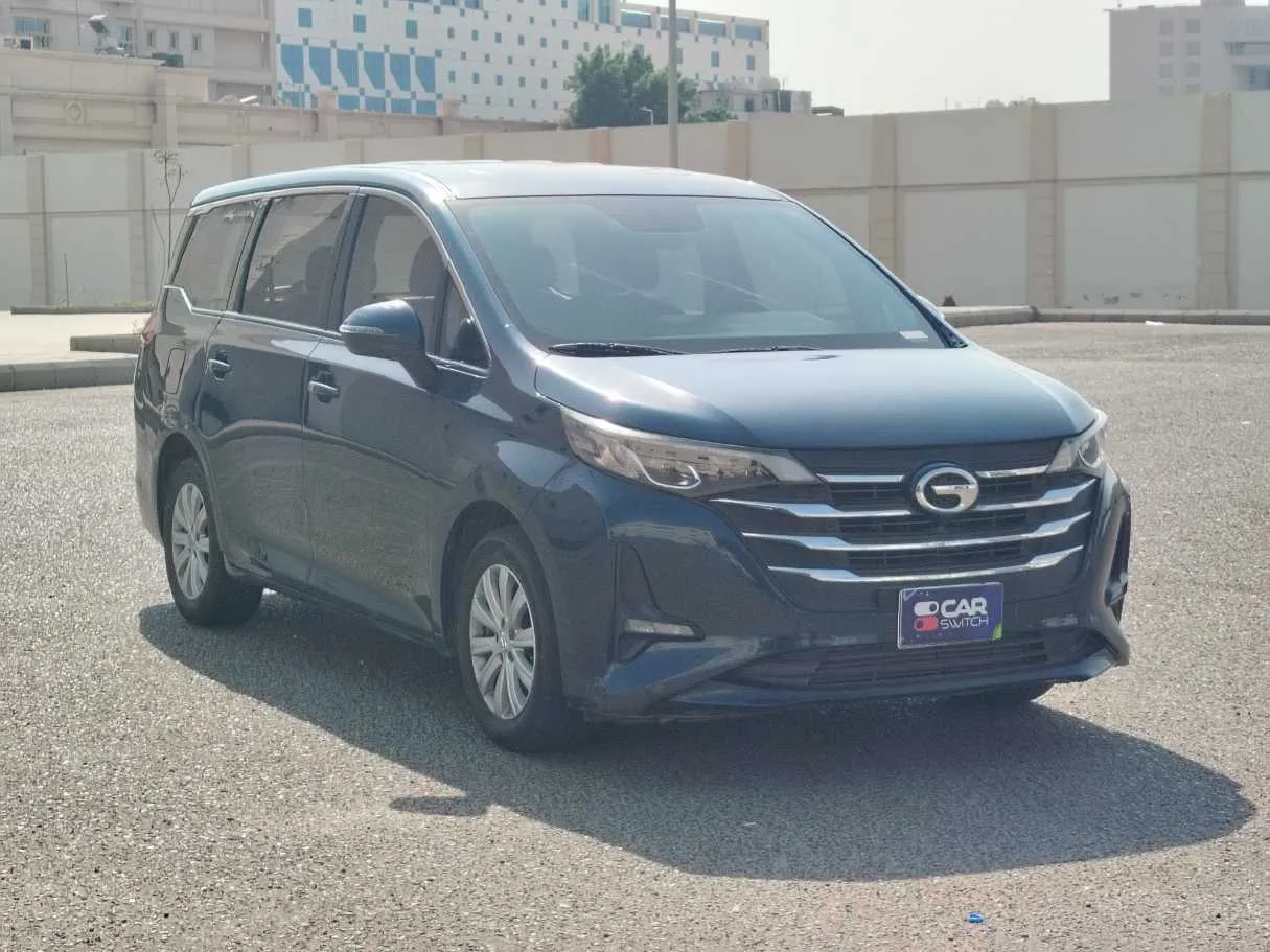 Car image 3