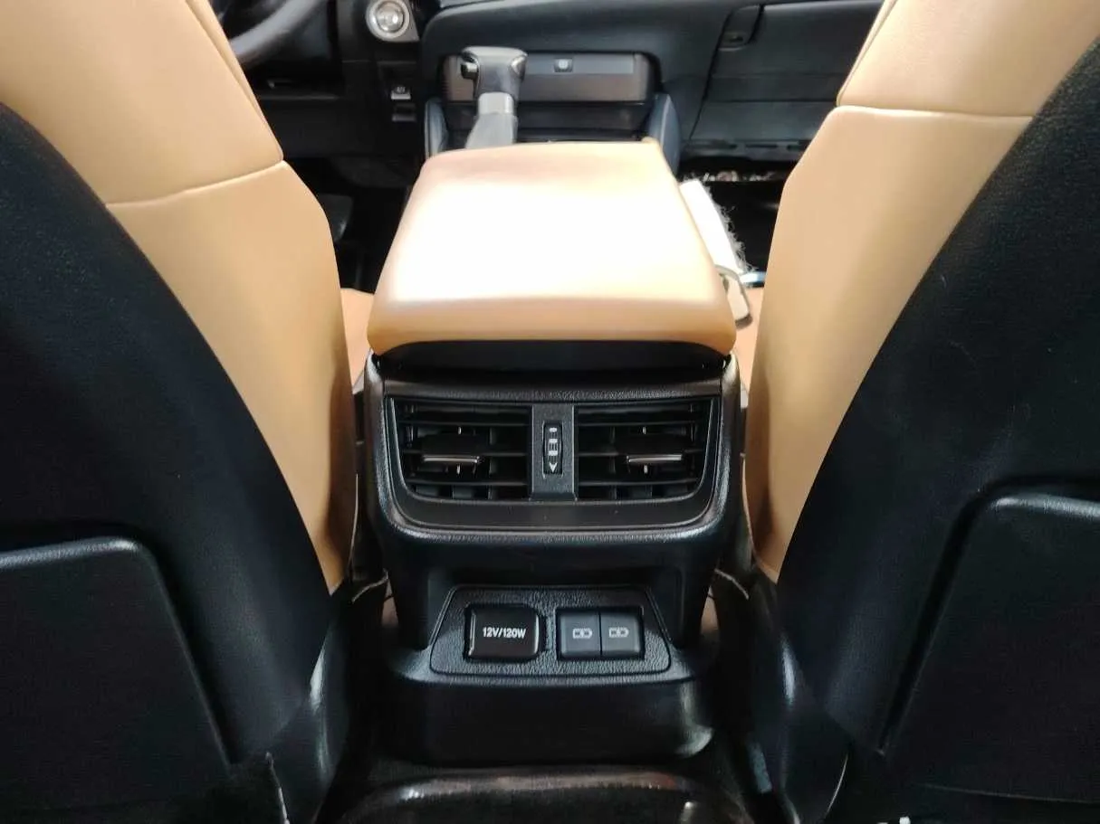 Car image 31