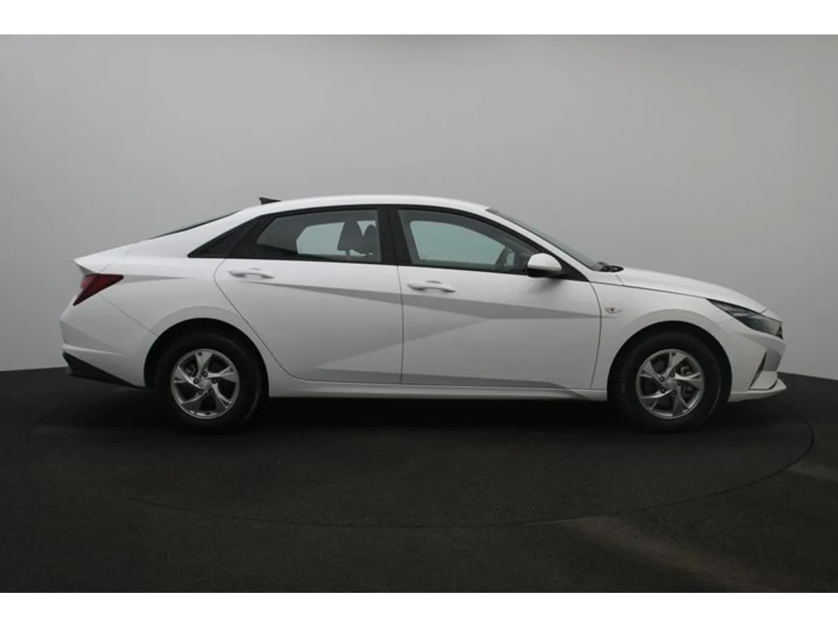 Car image 13