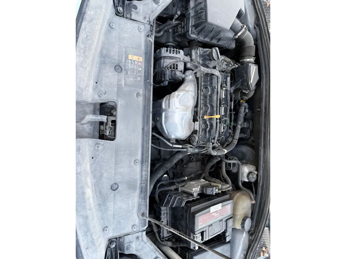 Car image 24