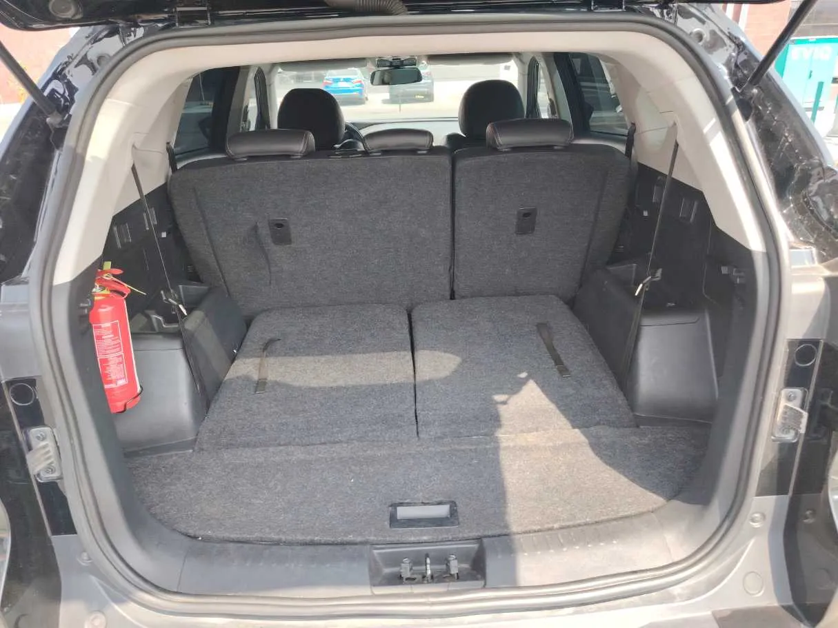 Car image 24