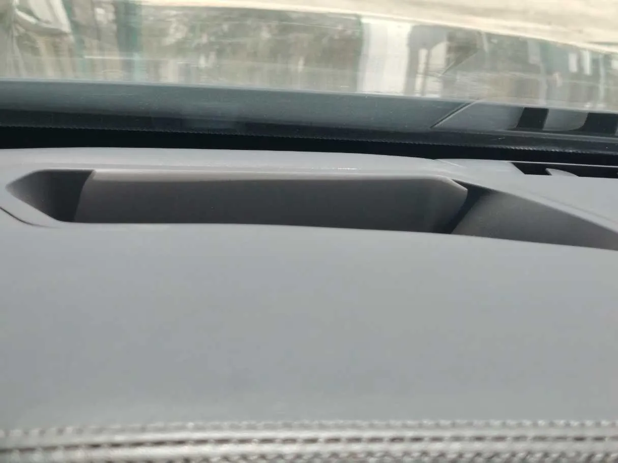 Car image 37