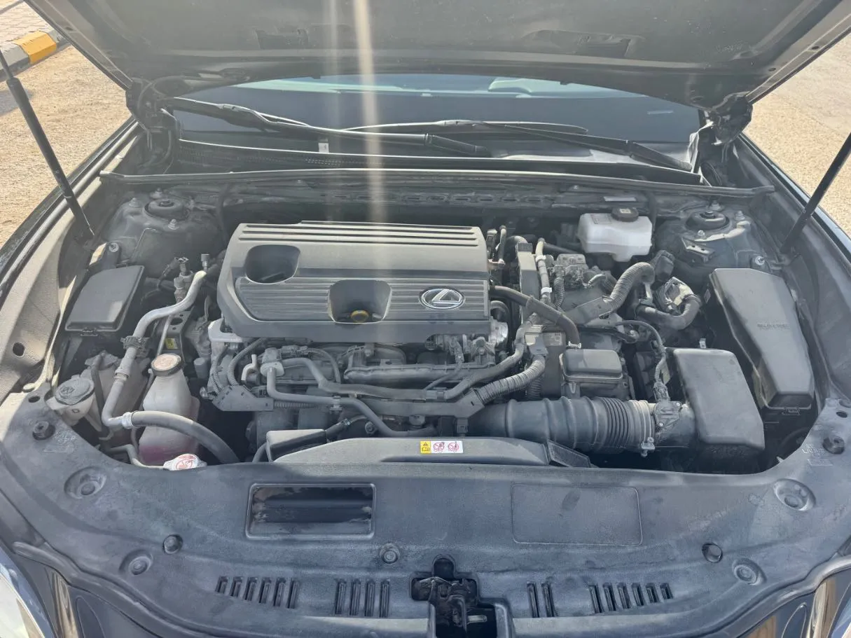 Car image 21
