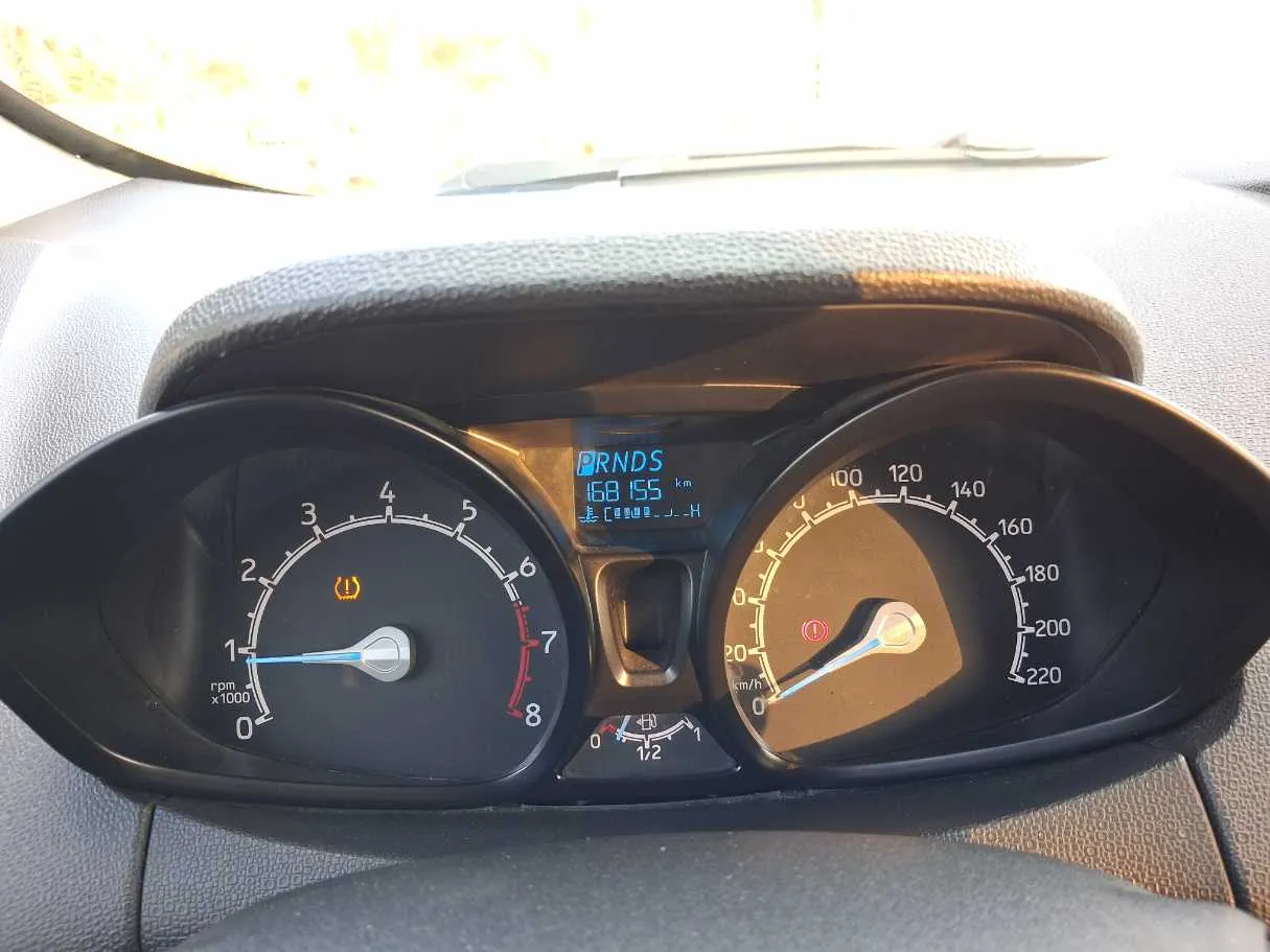 Car image 19