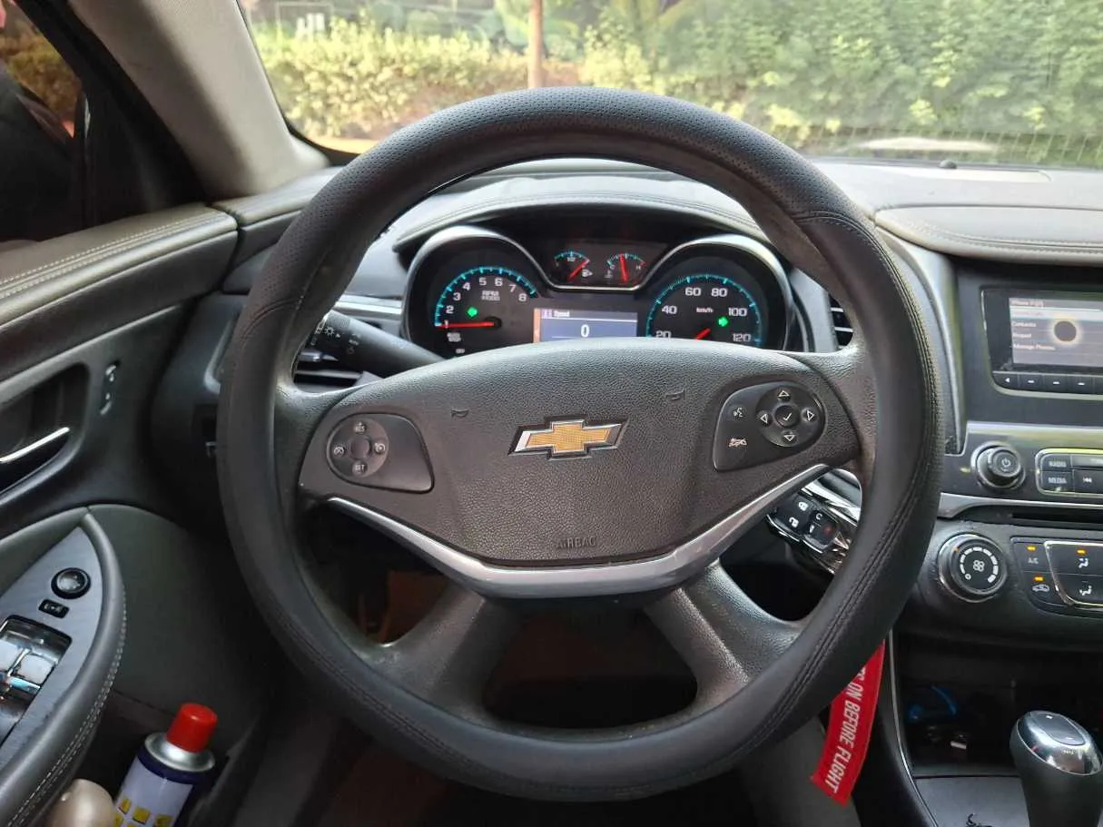 Car image 16