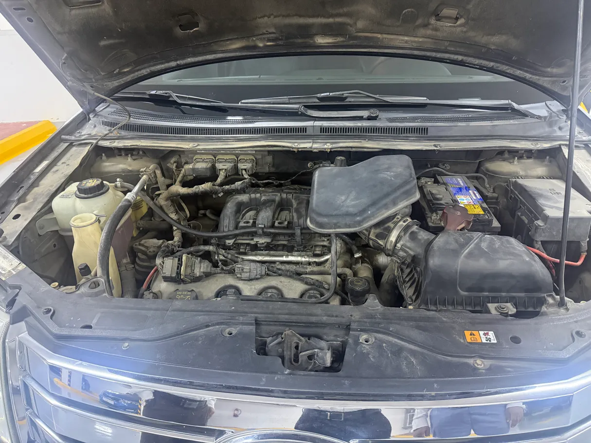 Car image 9