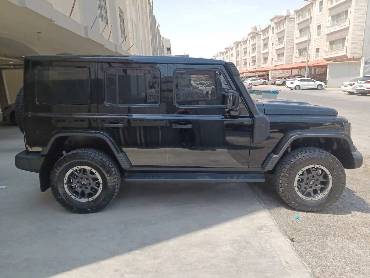 Car image 4