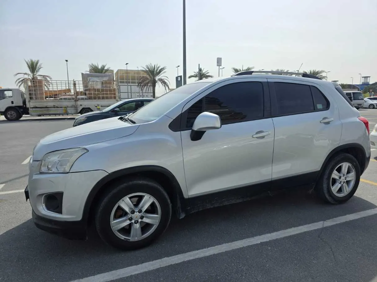 Car image 4