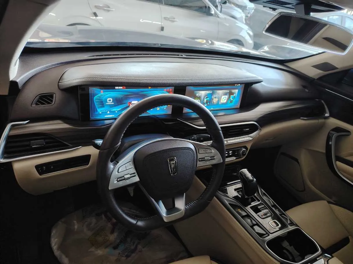 Car image 16