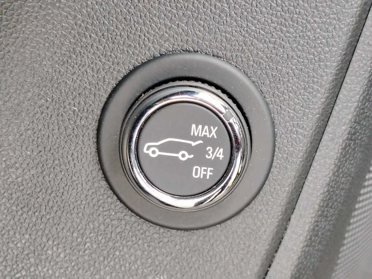 Car image 35