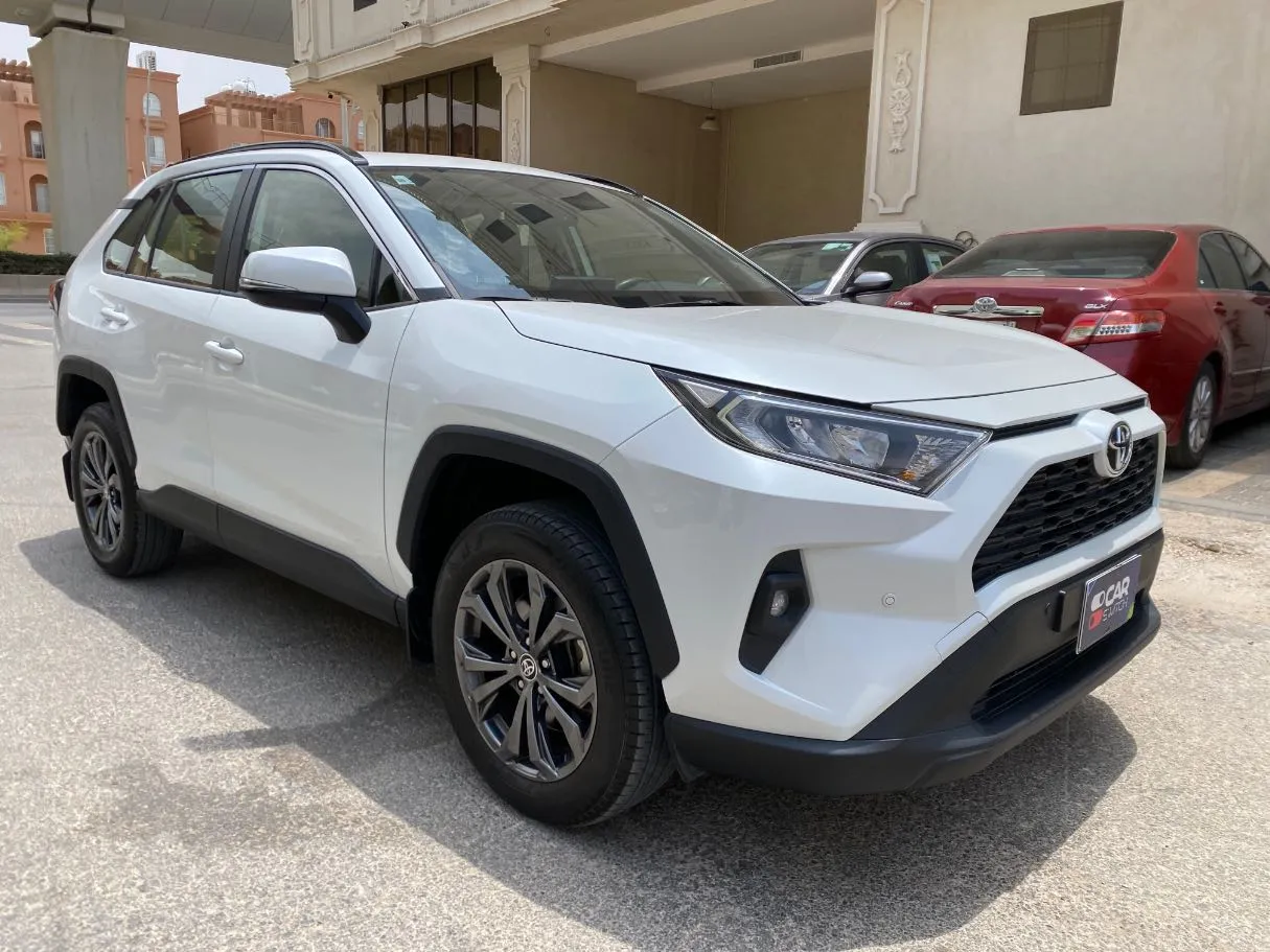 Car image 3
