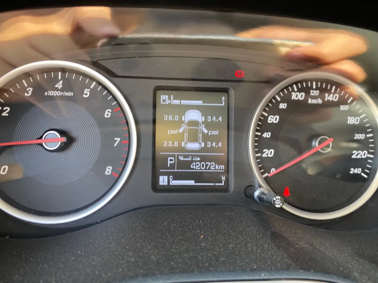 Car image 17