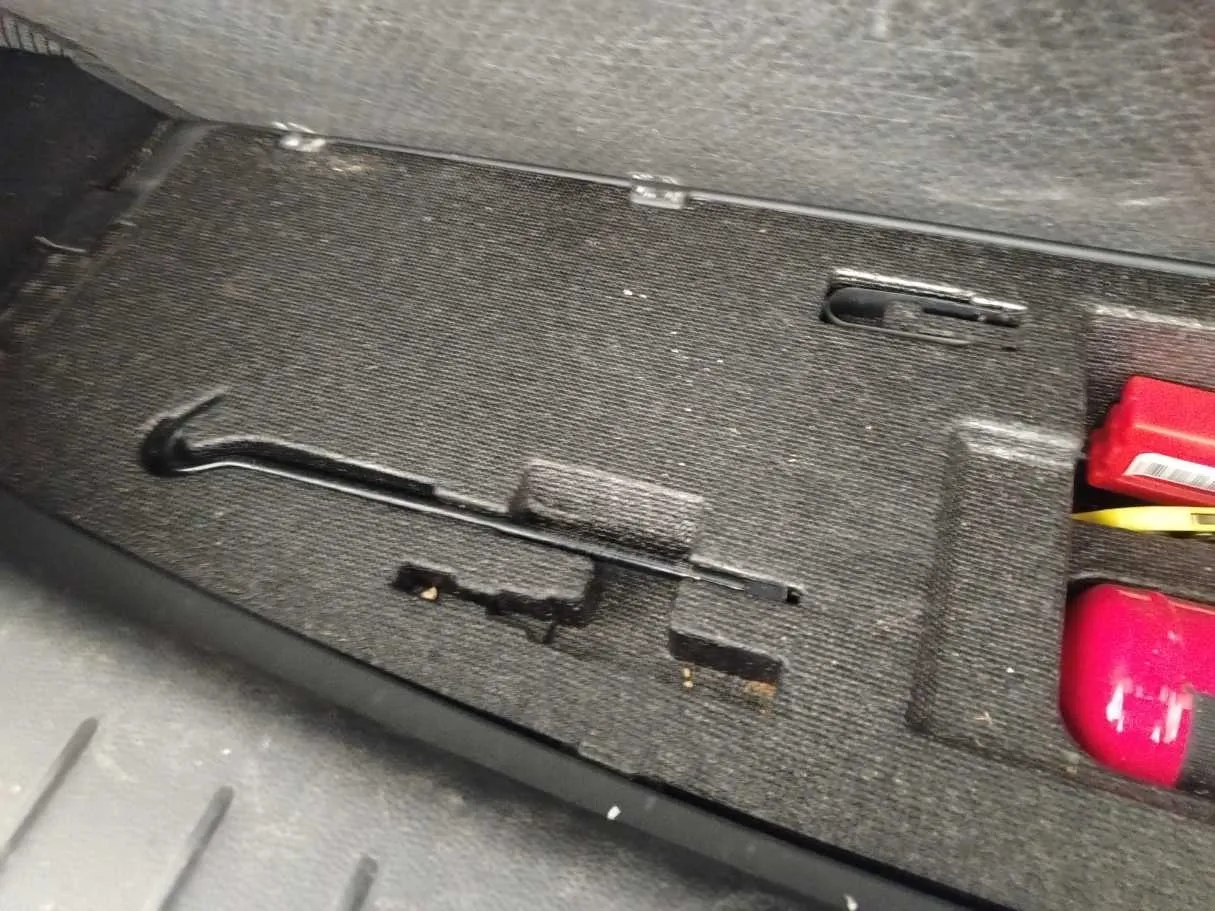 Car image 36
