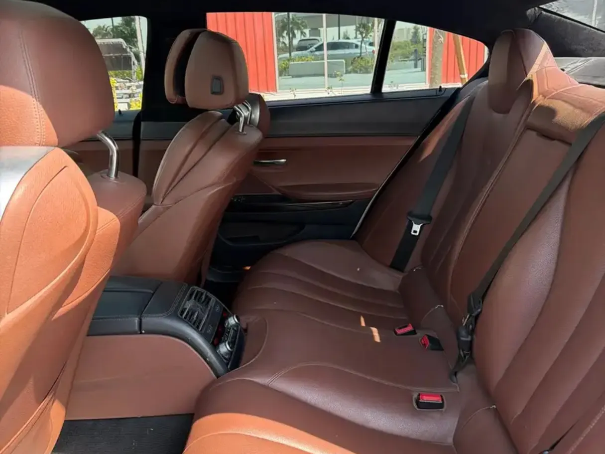 Car image 7