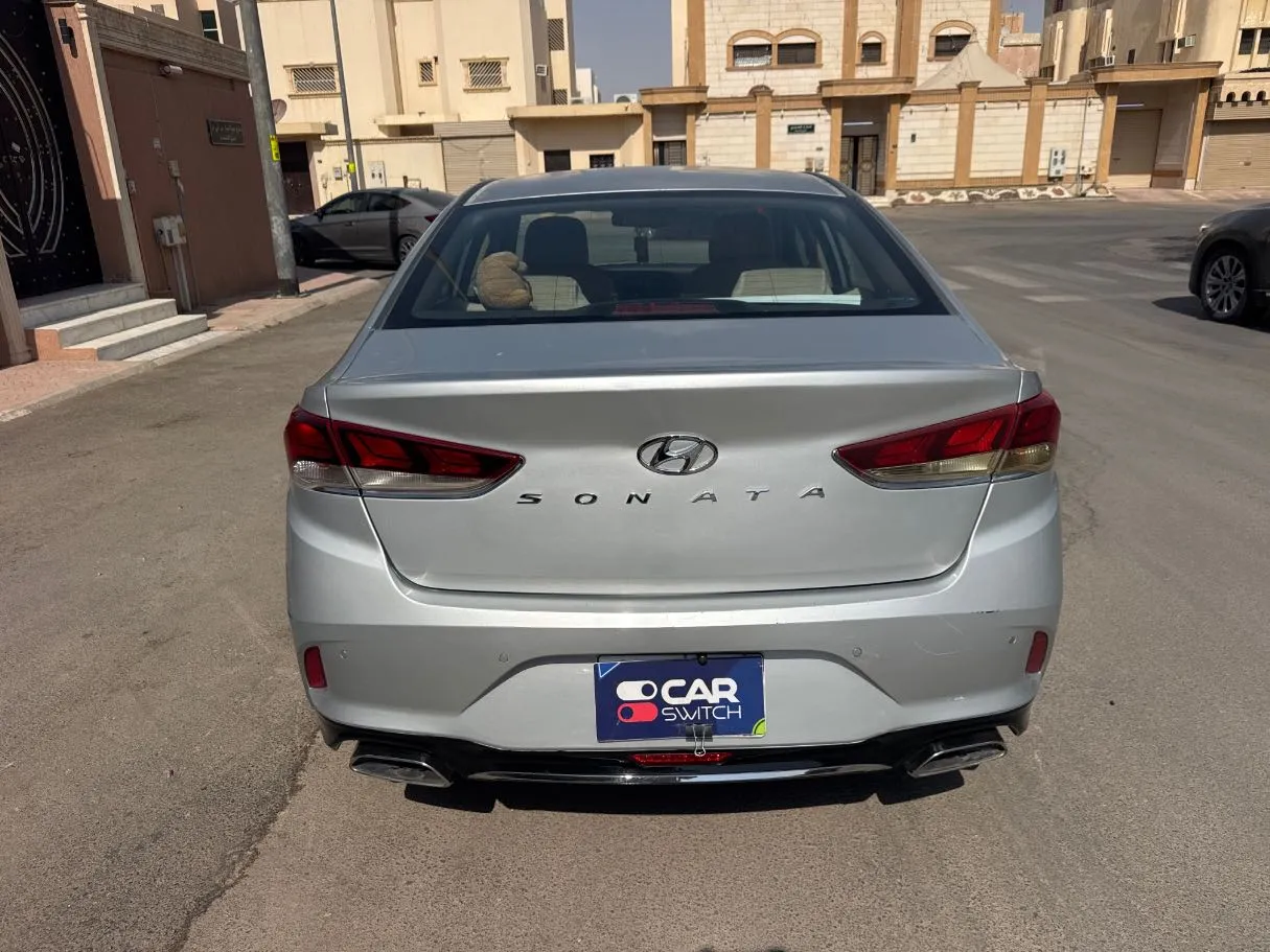 Car image 6