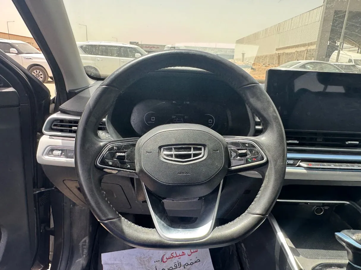 Car image 11