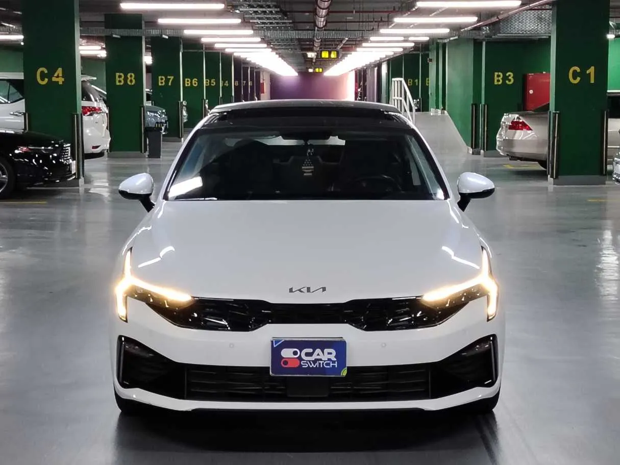 Car image 2