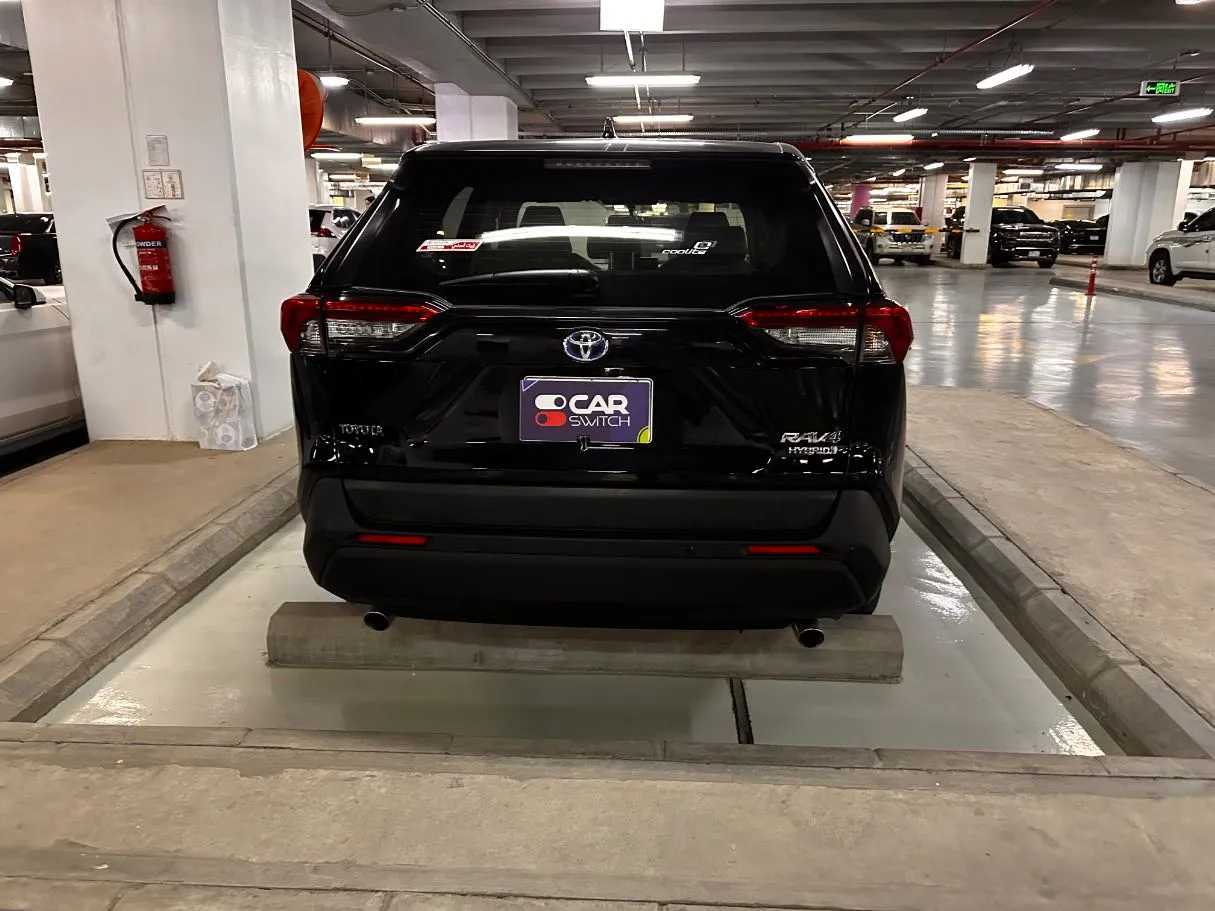 Car image 6