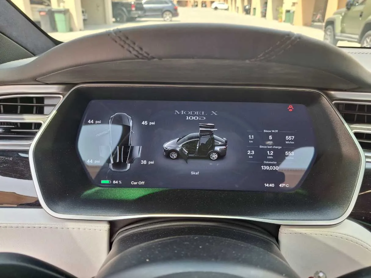 Car image 24