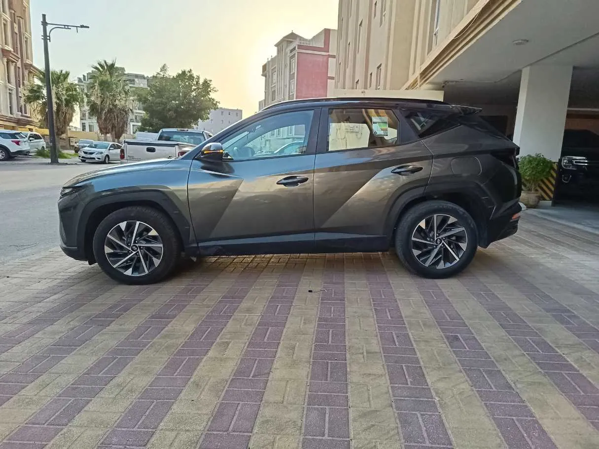 Car image 8