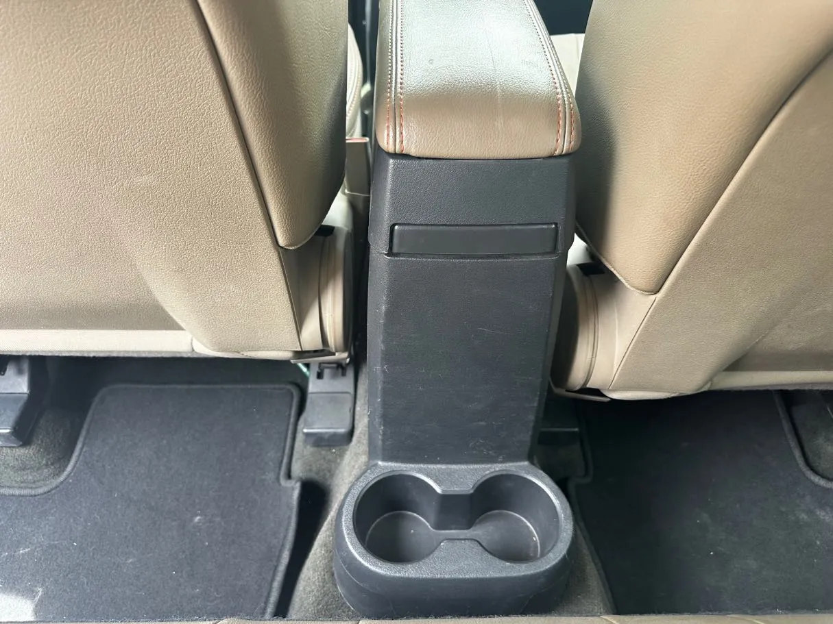Car image 25