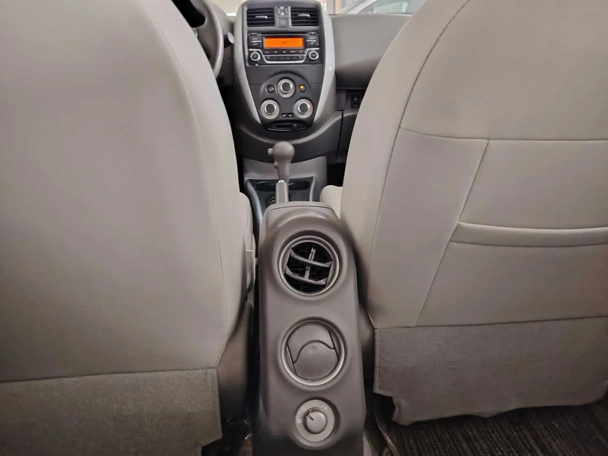 Car image 24