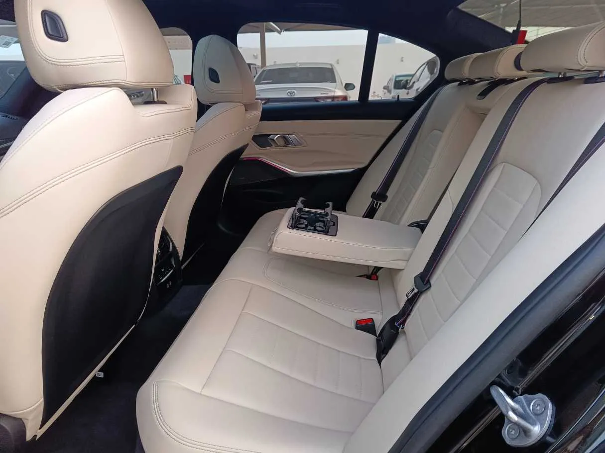 Car image 20