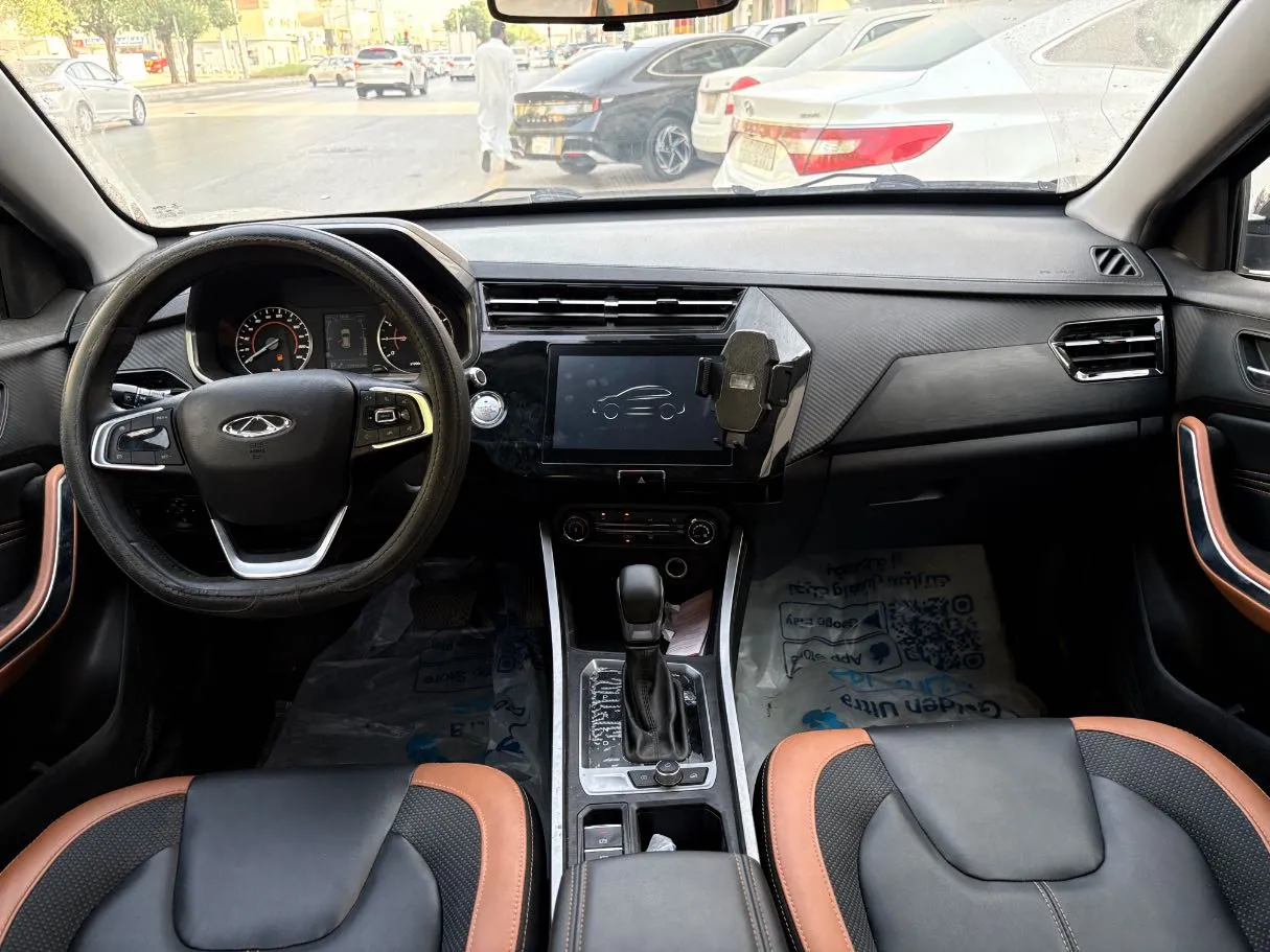 Car image 18