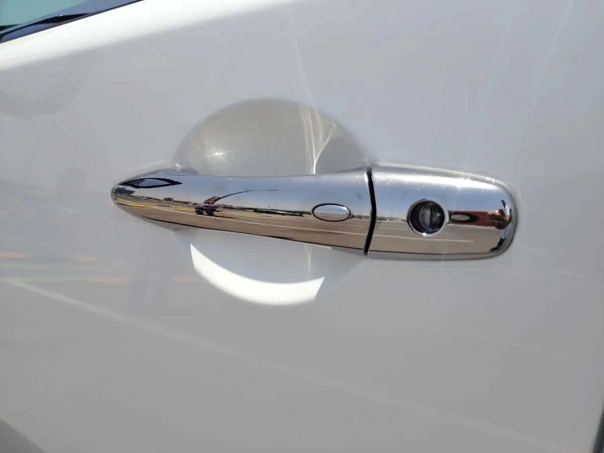 Car image 32